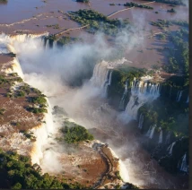 With LATITUR on Puerto Iguazú you can make Cataratas Brasil