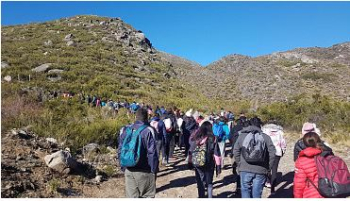 With LATITUR on Tunuyán you can make Trekking Huayquerias en el Valle de Uco