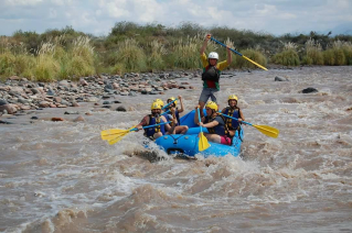 With LATITUR on Tunuyán you can make Rafting Superior en Valle de Uco