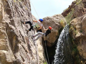 With LATITUR on Potrerillos you can make Trekking con Rappel en la Quebrada del Salto