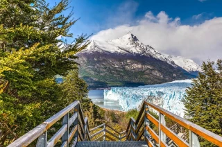 With LATITUR on El Calafate you can make Excursión a Pasarelas del Glaciar Perito Moreno