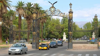 With LATITUR on Capital you can make City Tour en la ciudad de Mendoza Capital