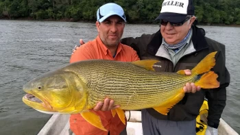 With LATITUR on Itatí you can make Pesca de dorados en Corrientes - Todo incluido