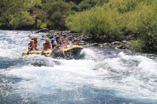 With LATITUR on Río Chimehuin you can make Rafting en río Chimehuin desde Junín de los Andes