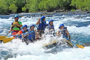 With LATITUR on San Martin de los Andes you can make Rafting por el río Chimehuin en SM. de los Andes