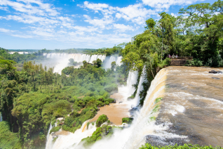 With LATITUR on Cataratas del Iguazú you can make Excursión a Cataratas del Iguazú - Lado Argentino