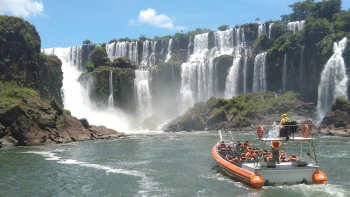 With LATITUR on Cataratas del Iguazú you can make Gran Aventura y Excursión Cataratas Lado Argentina
