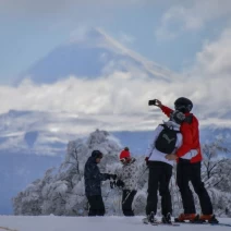 With LATITUR on Cerro Chapelco you can make Plan Universitario – 6 días Snowboard en Chapelco