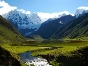 With LATITUR on Huayhuash you can make Trekking Express a Cordillera Huayhuash