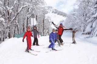 With LATITUR on San Carlos de Bariloche you can make Winter Park Clase de Esquí Principiantes 1 día