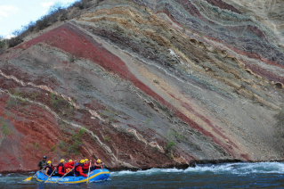 With LATITUR on Ruta 47 Km 34, A4400 Coronel Moldes you can make Rafting en el río Juramento en Salta con asado