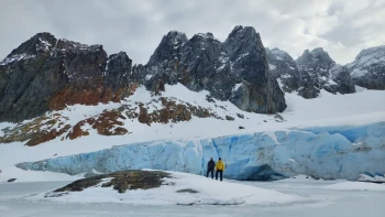 With LATITUR on Ushuaia you can make Trekking Inolvidable al Glaciar Ojo del Albino