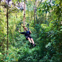 Entrada a Fly Park Iguazu: zipline y arborismo