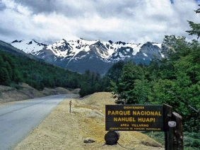 With LATITUR on Villa La Angostura you can make Excursión a Bariloche y Circuito Chico desde Villa